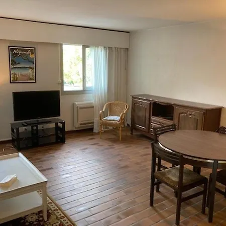 Climatise, Traversant Avec Parking Prive - Centre - Fr-1-308-193 Apartment *